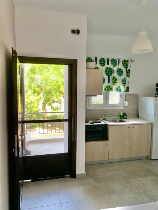 Lovely Apartment By The Sea 2 ….. Epanomí Kültér fotó